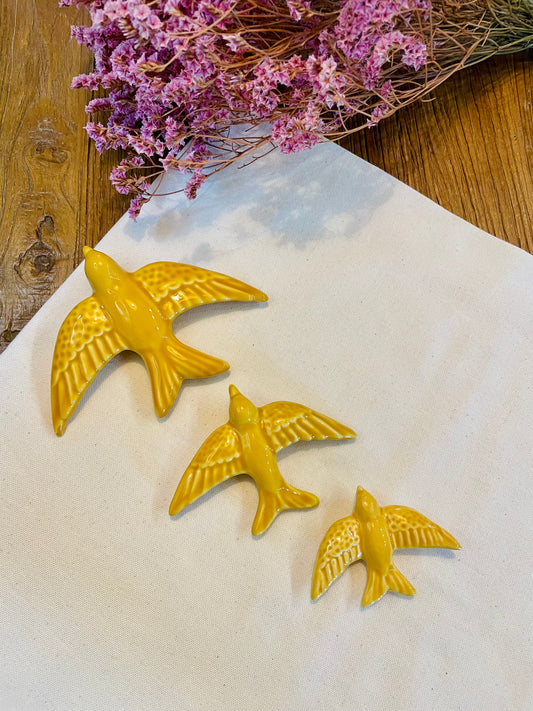 Conjunto de 3 andorinhas (amarelo mostarda)
