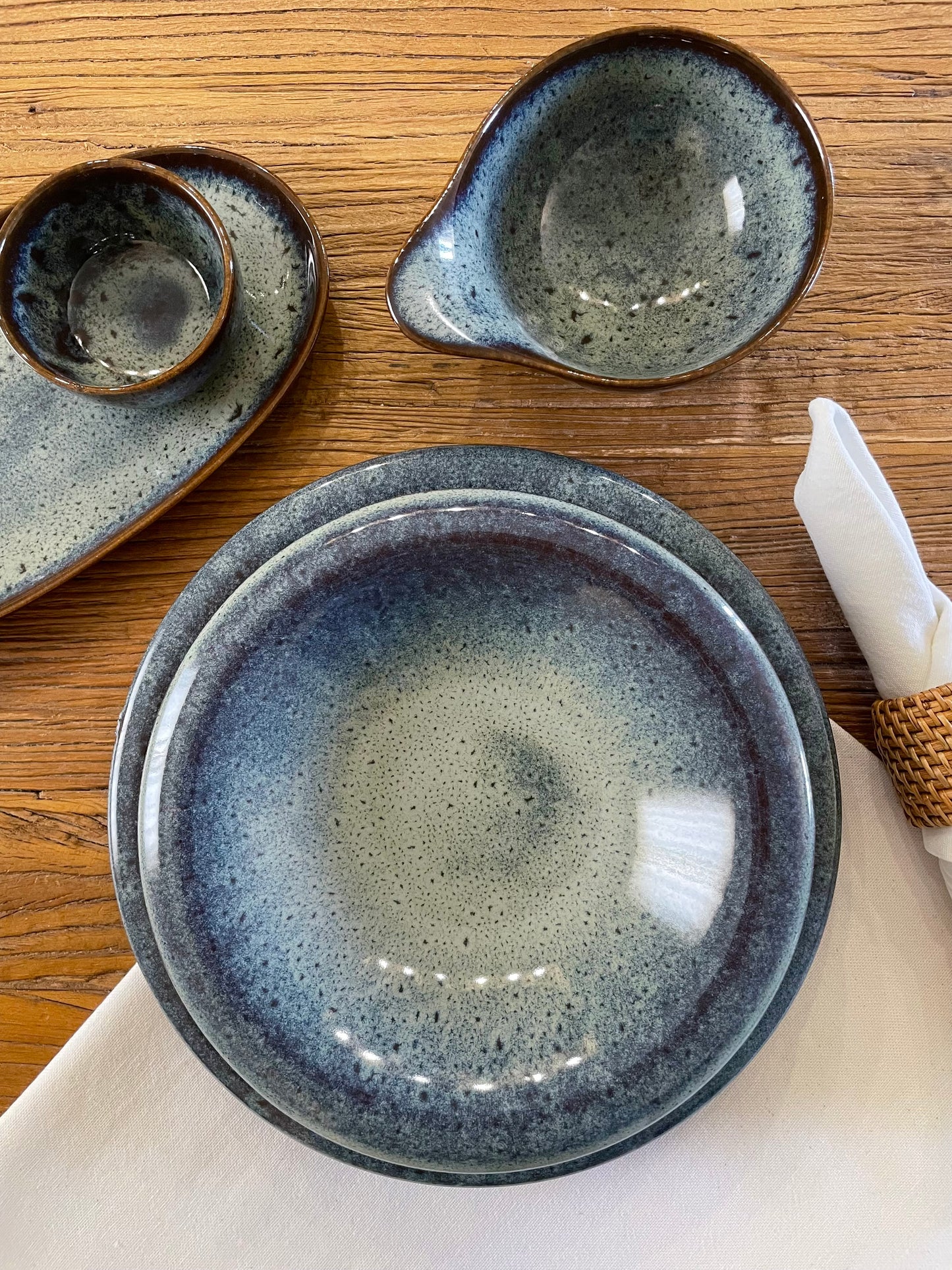 Soup plate/bowl from Coral collection
