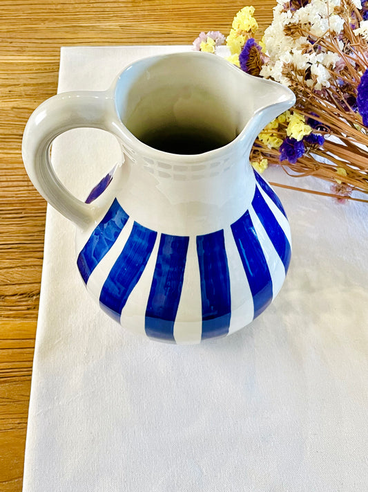 Jarro com meia risca azul (capacidade 2,75L)