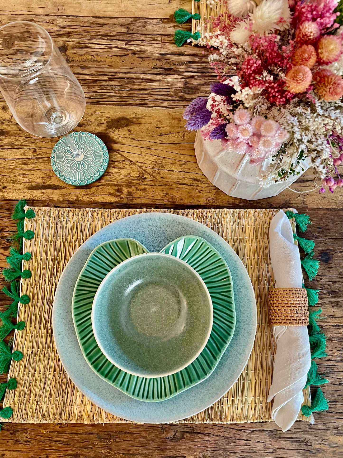 Tigela com vidrado reativo em tons verde