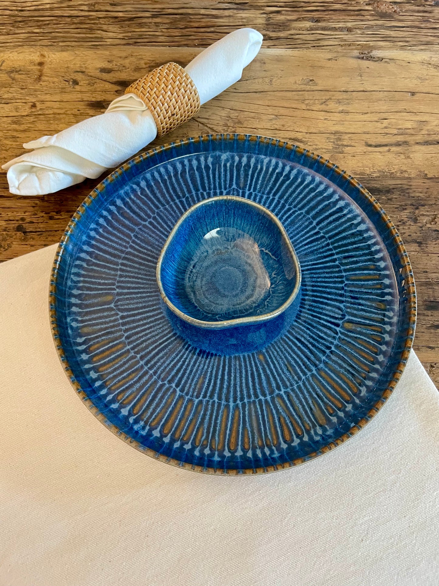 Asymmetrical mini bowl from Iris collection