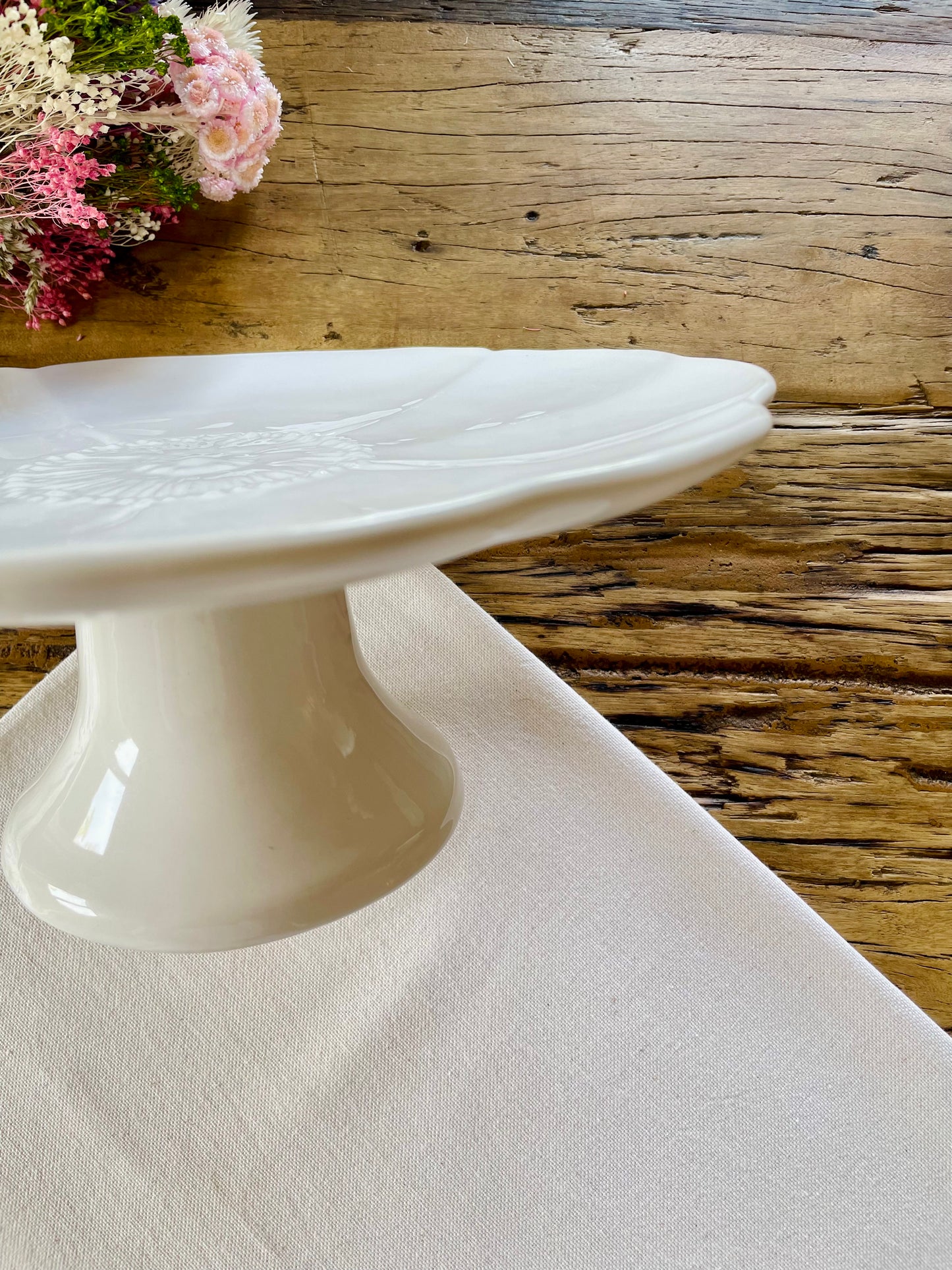 Poppy cake stand (white)