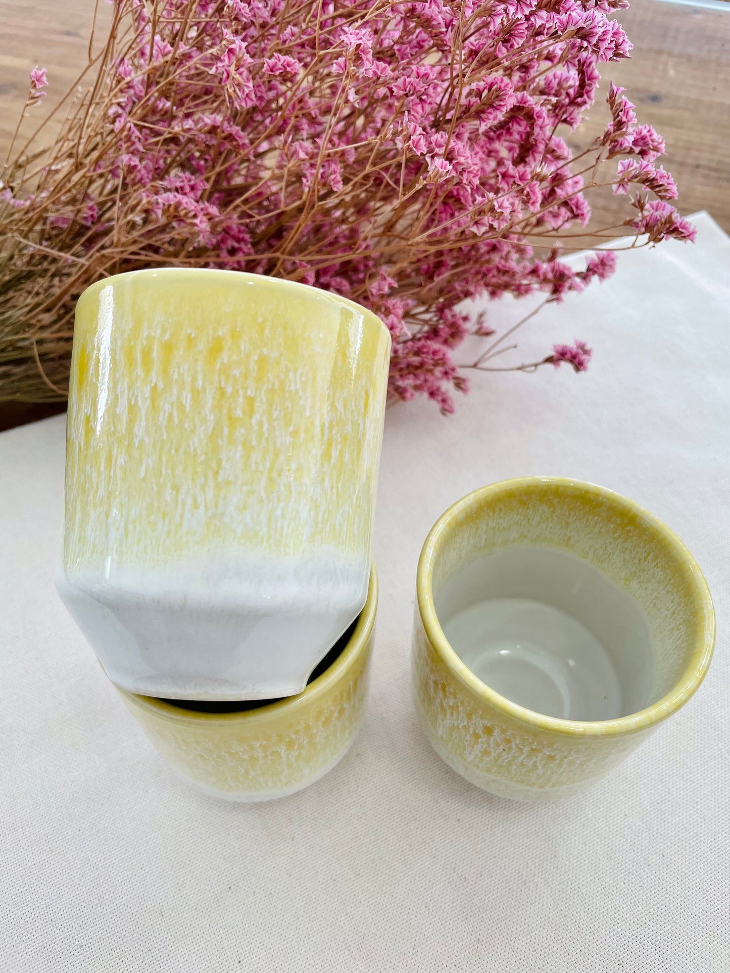 Cup in shades of yellow