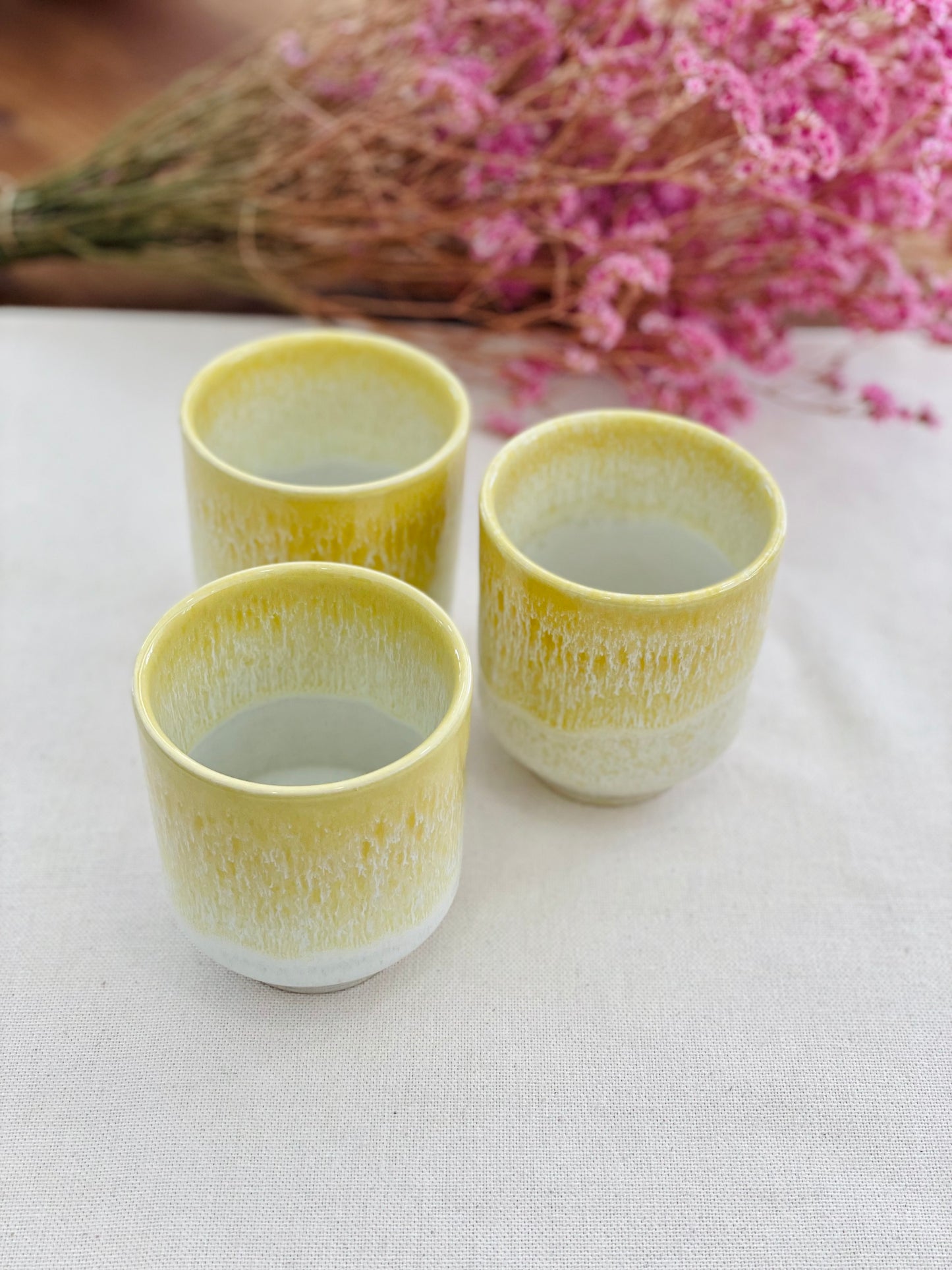 Cup in shades of yellow