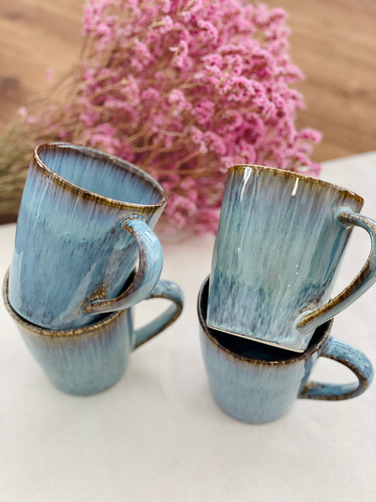 Caneca em grés com vidrado reactivo em degradé azul/cinza