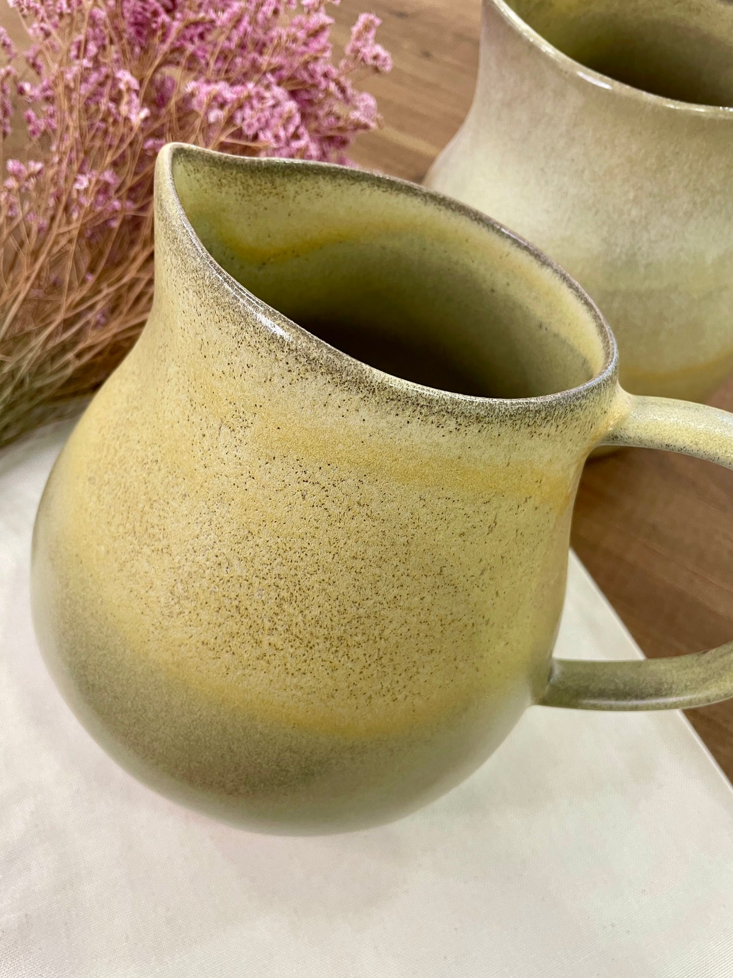 Large jug in light brown/yellow tones (capacity 3L)