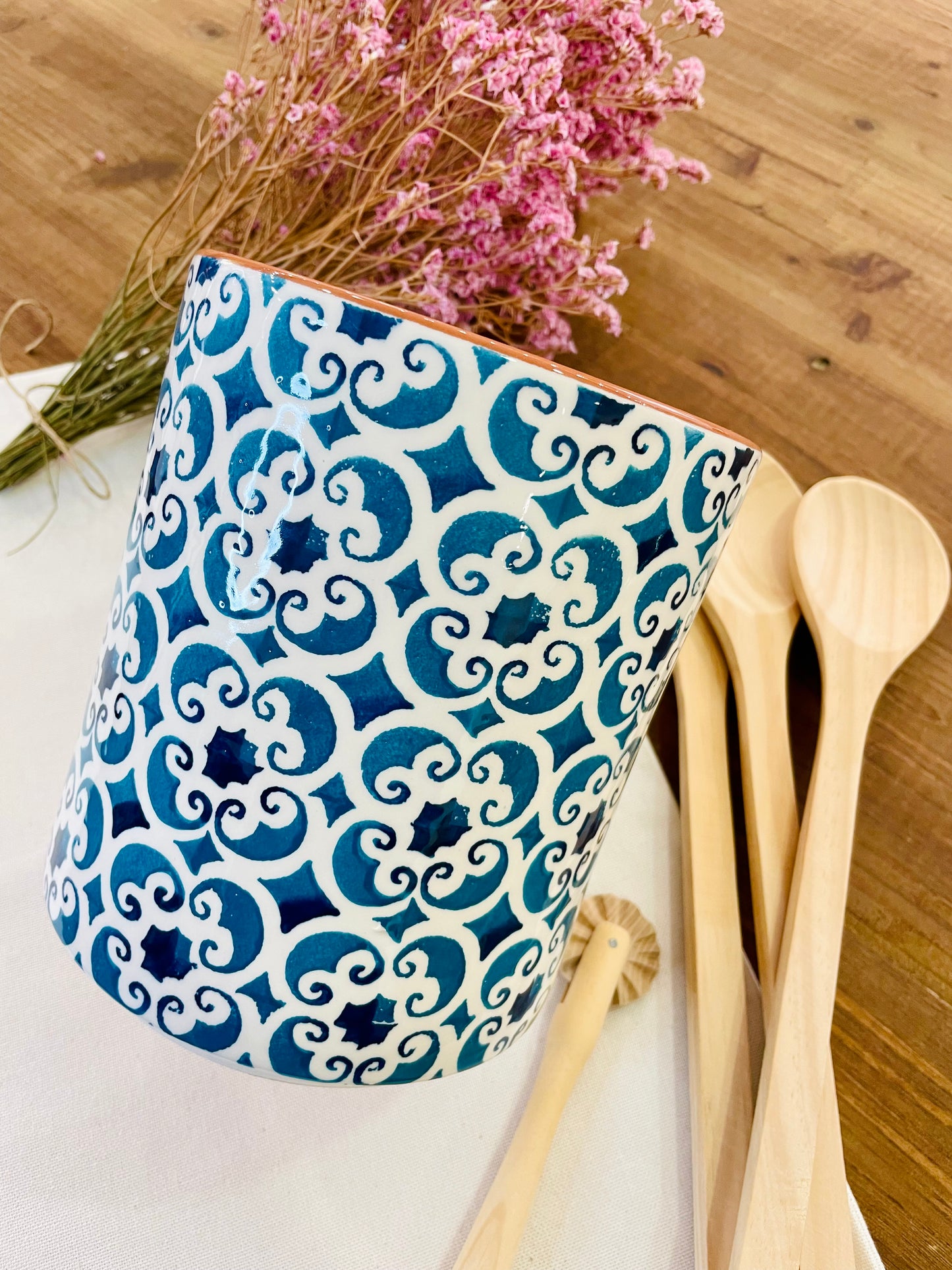 Pot for kitchen utensils