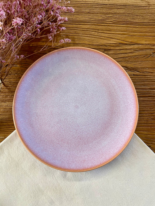 Dinner plate with pink gradient